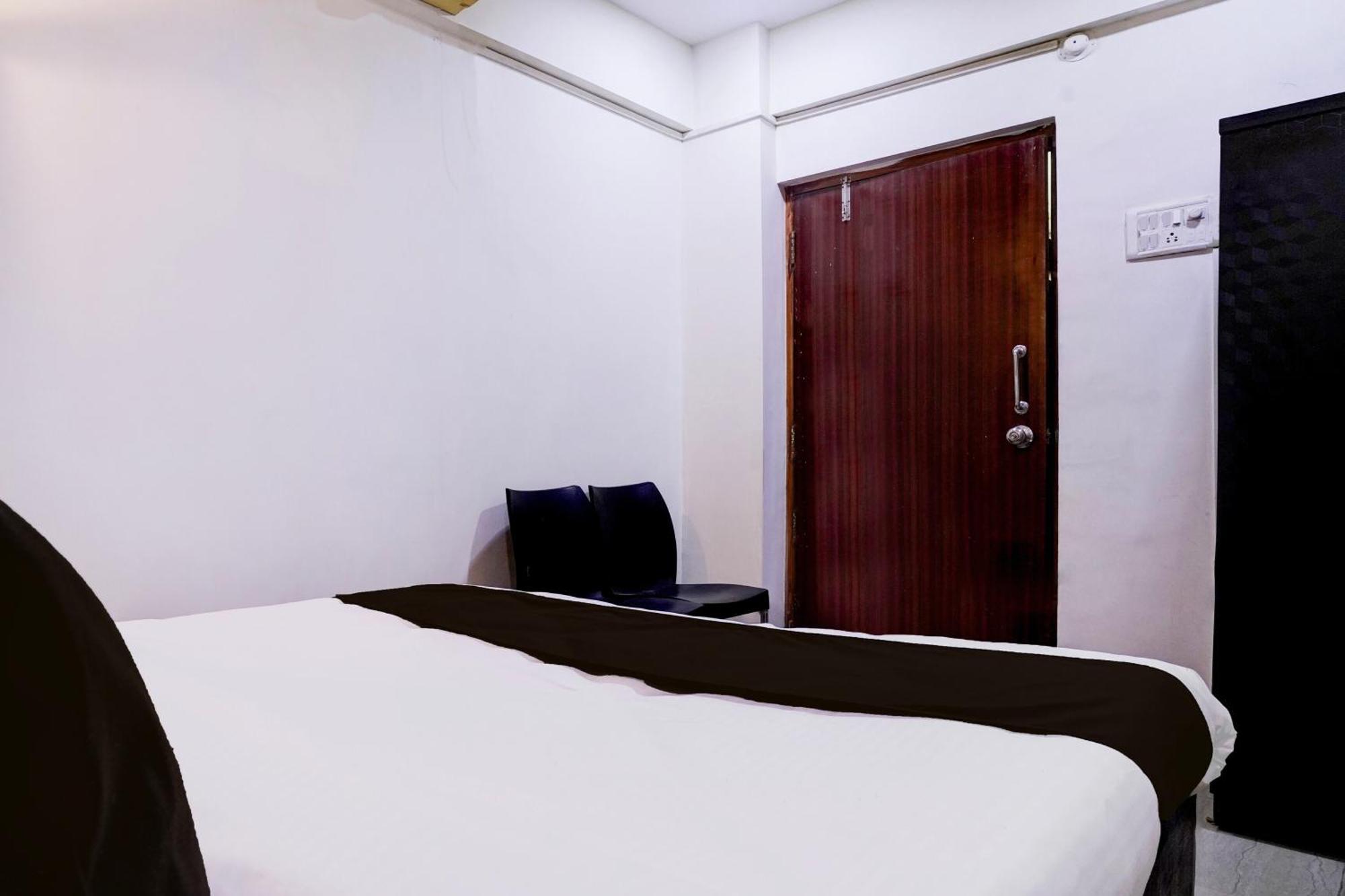 Hotel O Moonlight Residency Bombaj
